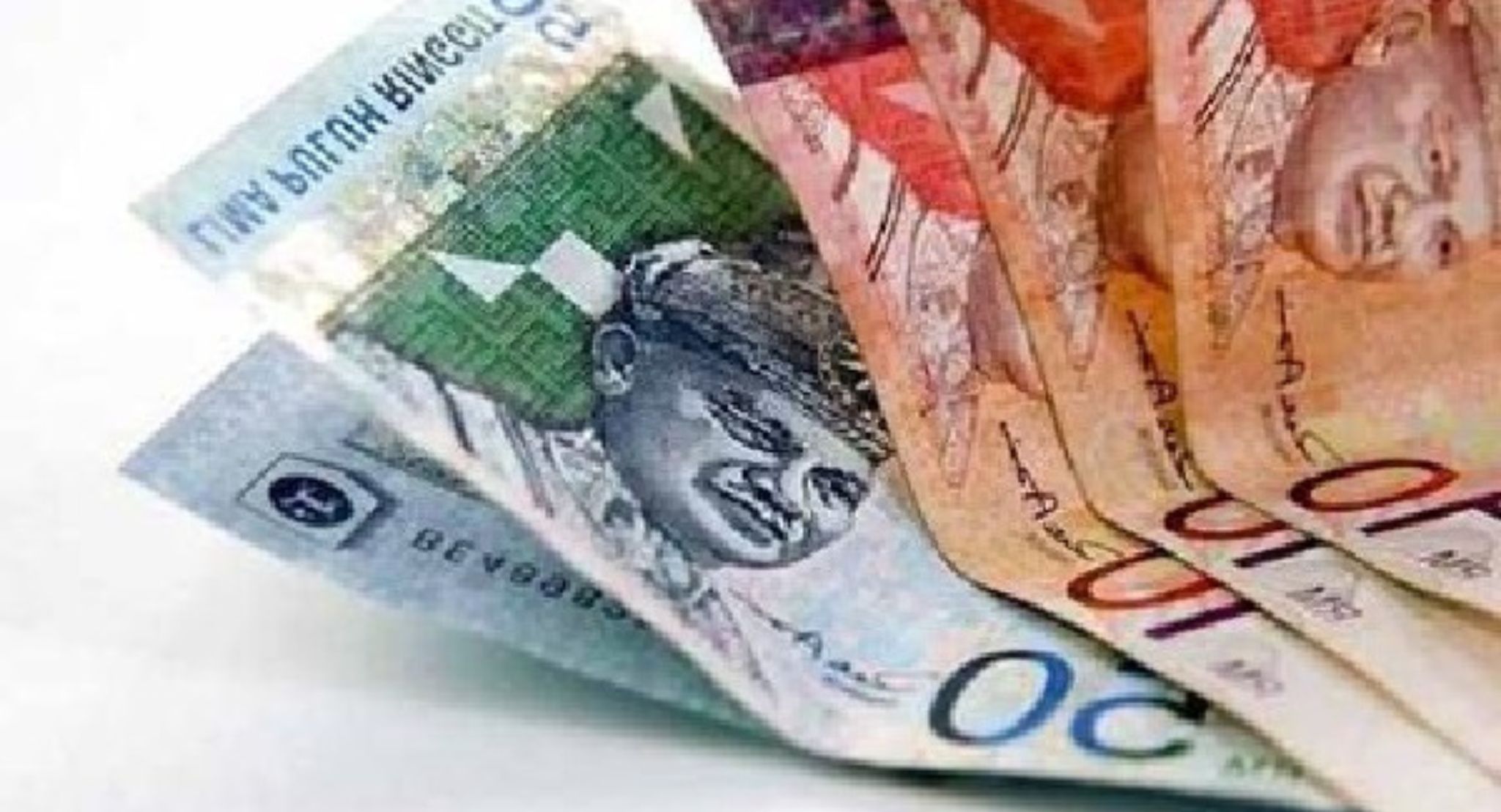1 Ringgit Malaysia bằng bao nhiêu tiền Việt